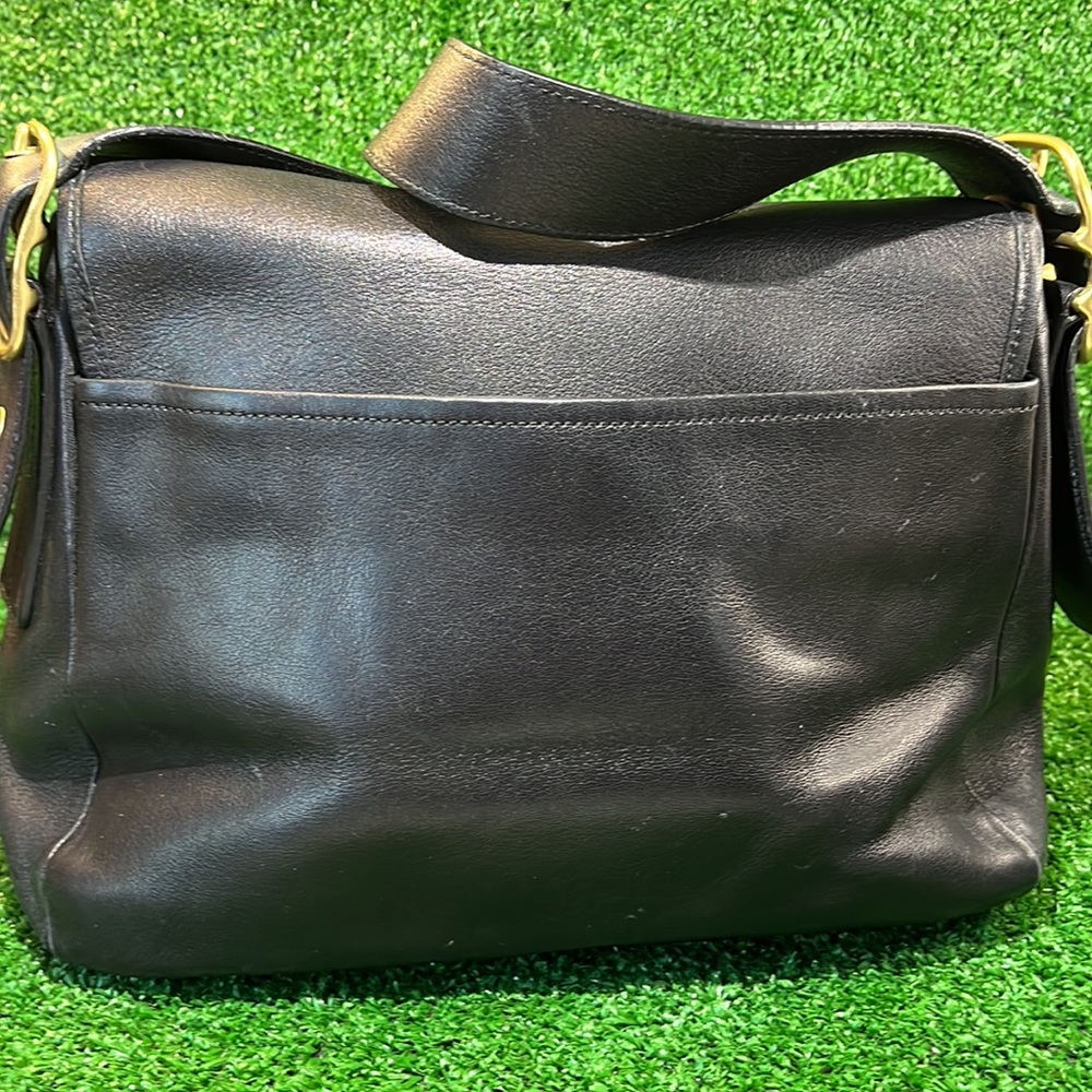 COACH VINTAGE BLACK LEATHER FLAP CROSSBODY SHOULDER BAG - Picture 3 of 10